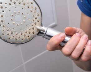 CÁCH VỆ SINH NHÀ TẮM ĐƠN GIẢN CHỈ TRONG 5 PHÚT MÀ HIỆU QUẢ CAO, AN TOÀN SỨC KHỎE